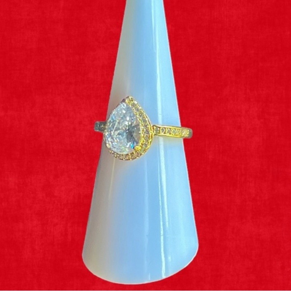 New Teardrop Cut .925 Sterling Silver Gold Plated Ring with CZ stones - Picture 3 of 6